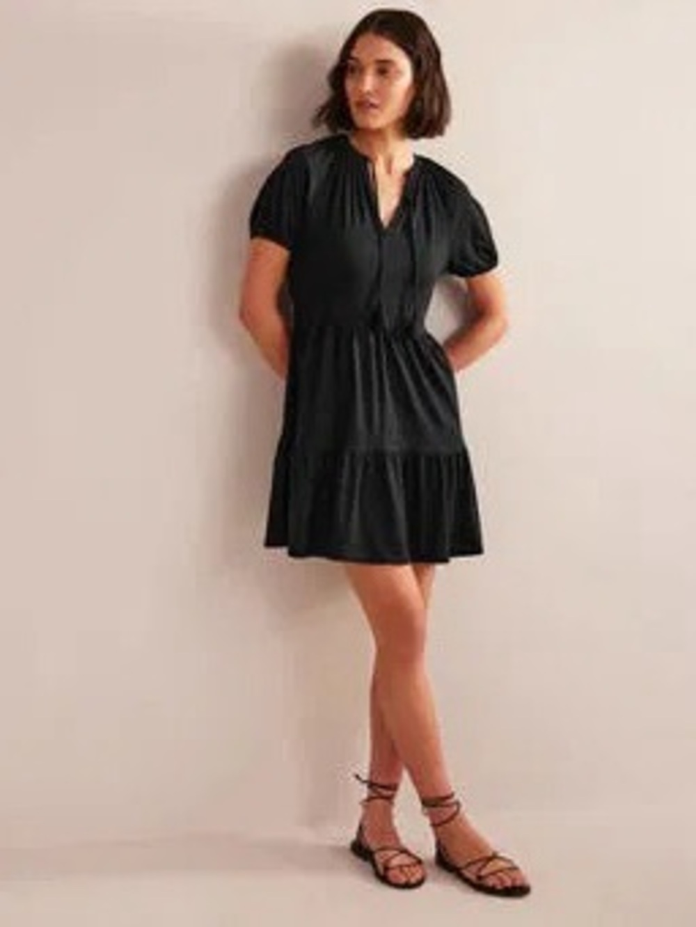 BODEN • Black jersey Mini tiered Dress Size 10 short sleeve D0623